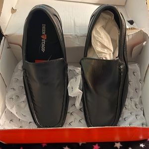 NIB Boys Deer Stags shoes